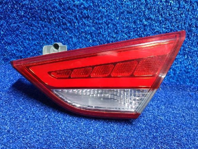 Фонарь задний правый внутренний Hyundai Sonata (2013)