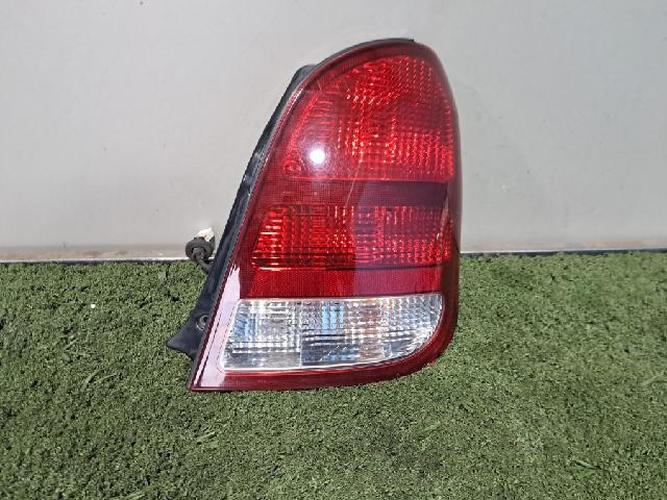 Фонарь задний правый внешний Kia Carens (2000)