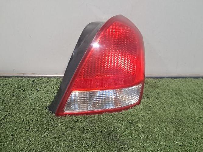 Фонарь задний правый внешний Hyundai Elantra (2002)