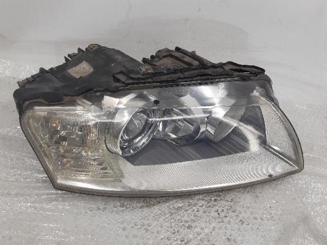 Headlight Right (RH) Audi A8 (2007)