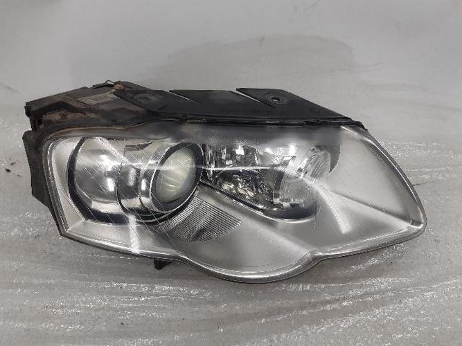 Headlight Right (RH) Volkswagen Passat (2006–2008)