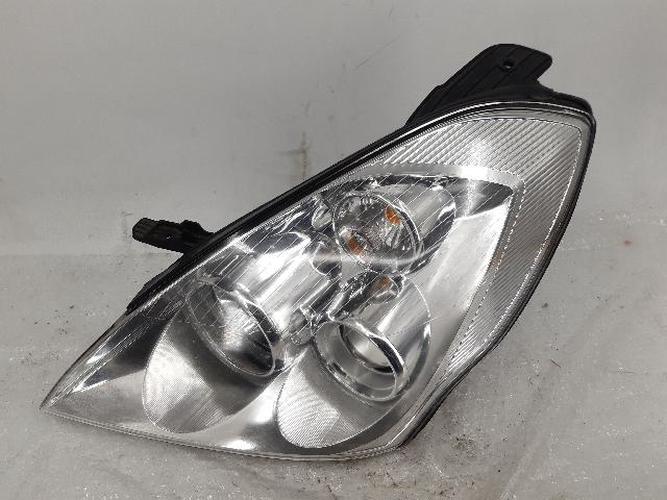 Headlight Left (LH) Kia Carnival (2006)