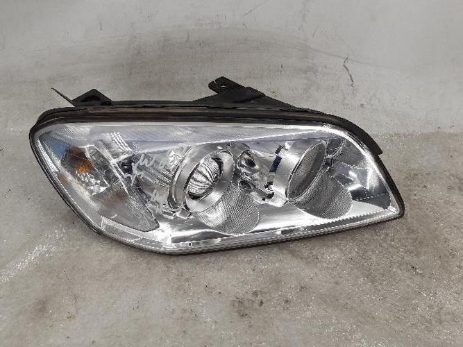 Headlight Right (RH) Chevrolet Winstorm (2007–2009)