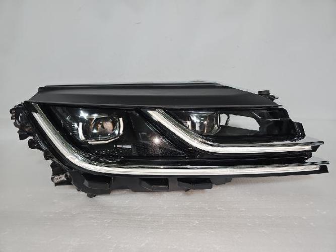 Headlight Right (RH) Volkswagen Arteon (2022)