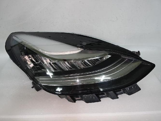 Headlight Right (RH) Tesla Model 3 (2020)