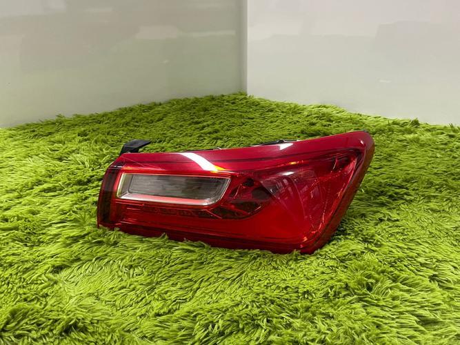 Фонарь задний правый внешний Chevrolet Malibu (2017)