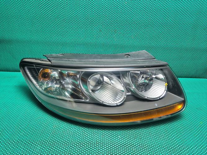 Headlight Right (RH) Hyundai Santa Fe (2006)