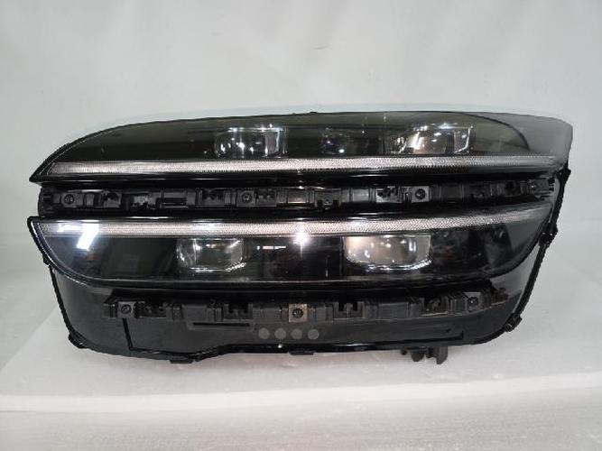 Headlight Left (LH) Genesis GV70 (2022)