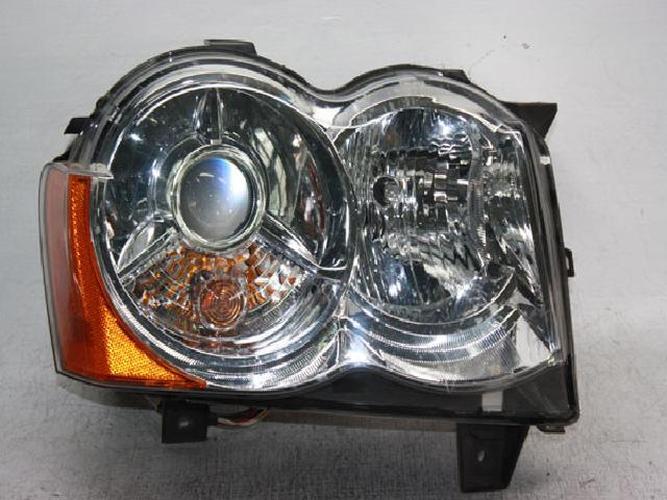 Headlight Right (RH) Jeep Grand Cherokee (2001)