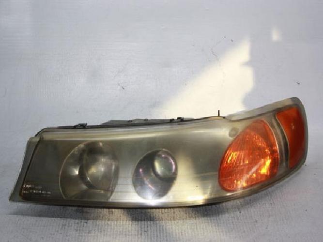 Headlight Left (LH) Lincoln Town Car (2002)