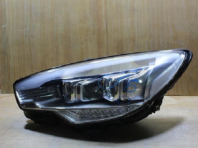 Фара передняя левая Kia K9 (2013)