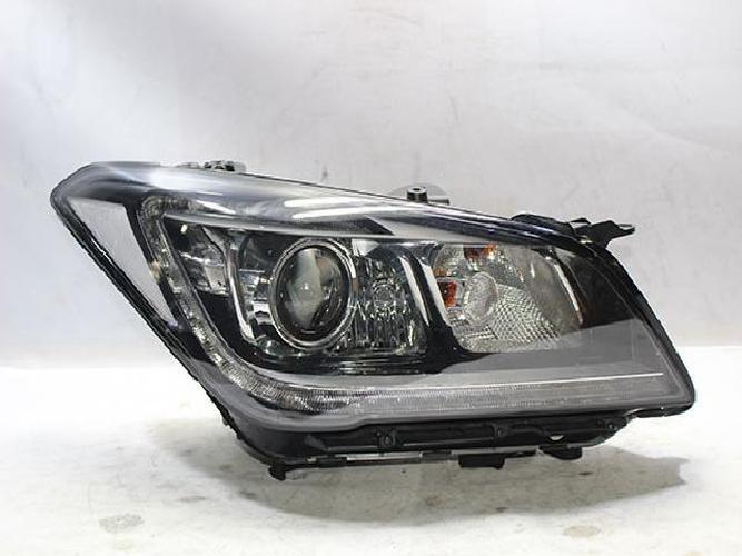 Headlight Right (RH) Hyundai Genesis (2014)
