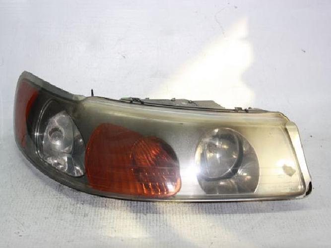 Headlight Right (RH) Lincoln Town Car (2002)