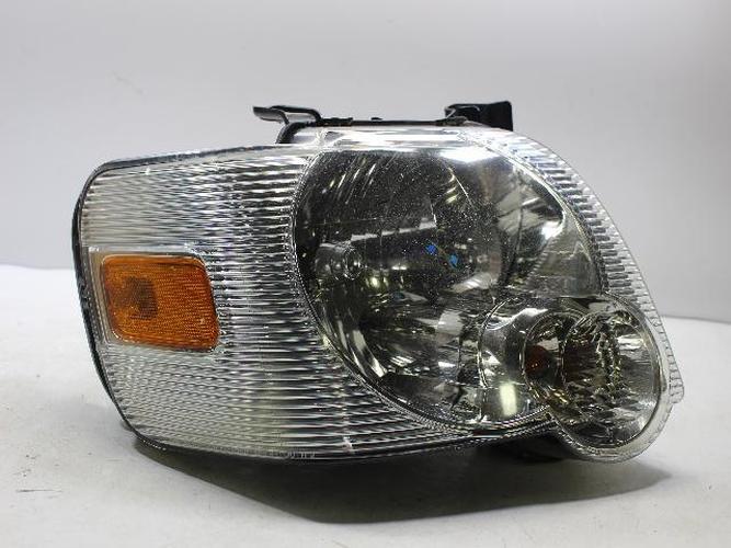 Фара передняя правая Ford Explorer (2007)