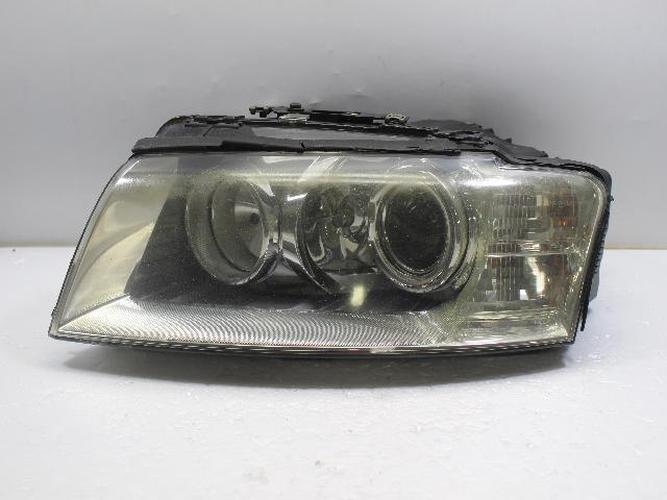 Headlight Left (LH) Audi A8 (2003)