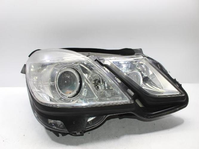 Headlight Right (RH) Mercedes-Benz E-Class (2010)