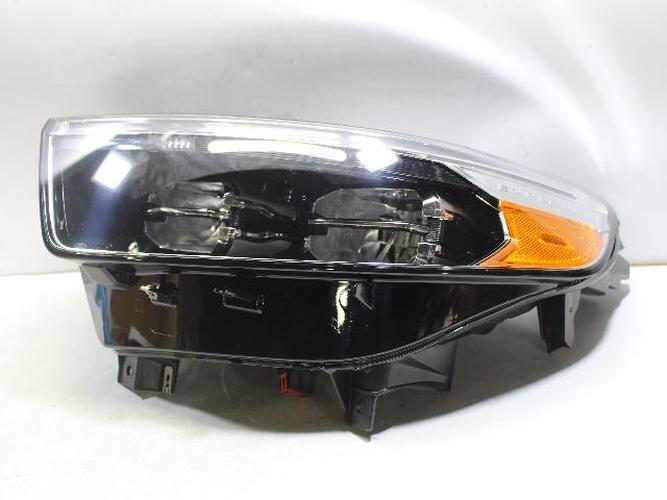 Headlight Left (LH) Ford Explorer (2021)