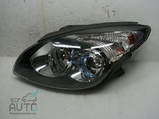 Фара передняя левая Hyundai i30 (2008)