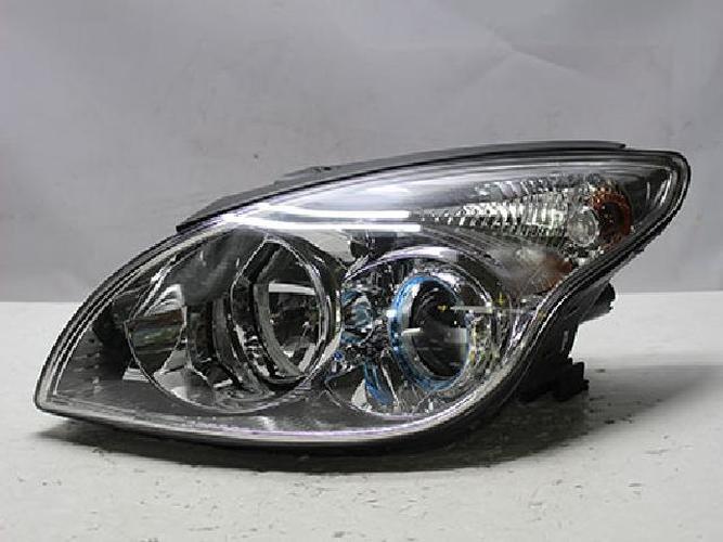 Фара передняя левая Hyundai i30 (2008)