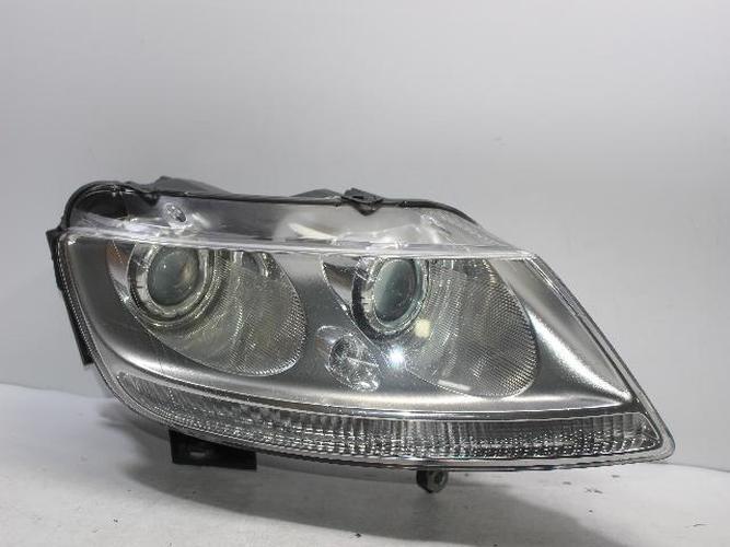 Headlight Right (RH) Volkswagen Phaeton (2006–2007)