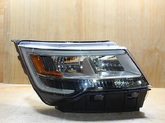 Фара передняя правая Ford Explorer (2016)