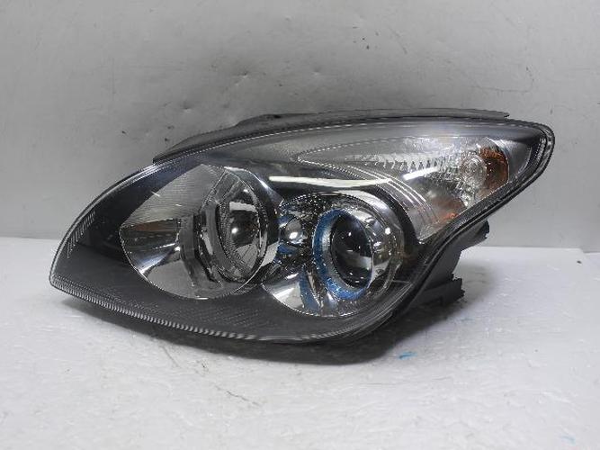 Фара передняя левая Hyundai i30 (2008)