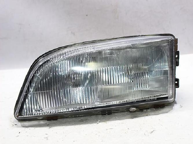 Фара передняя левая Volvo S70 (2000)