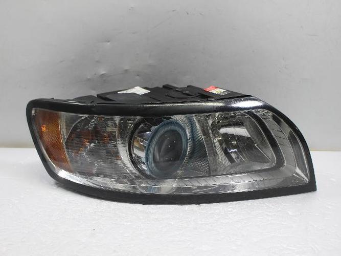 Фара передняя правая Volvo S40 (2008)