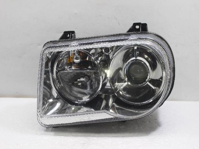 Headlight Left (LH) Chrysler 300 (2008)