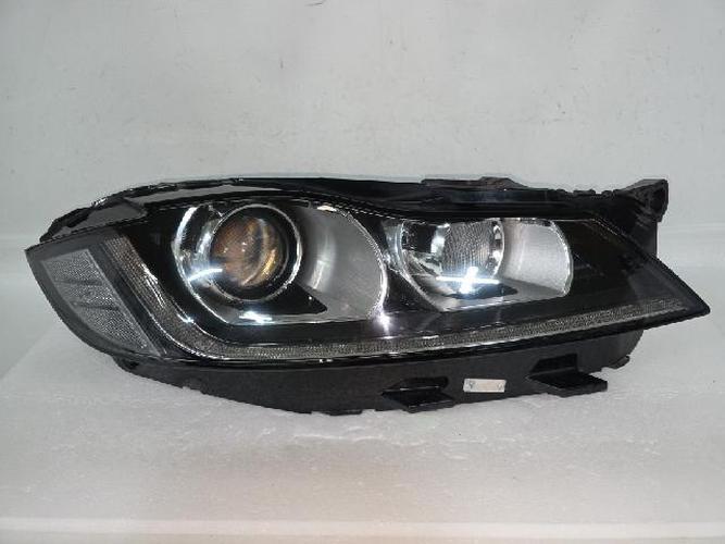 Headlight Right (RH) Jaguar XF (2016)