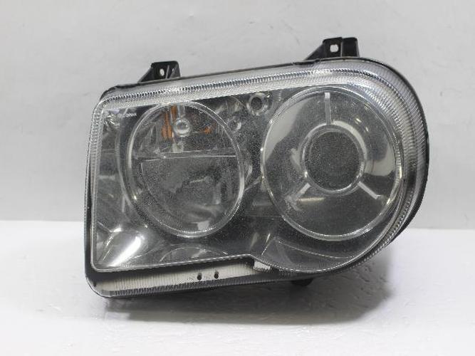 Headlight Left (LH) Chrysler 300 (2009)
