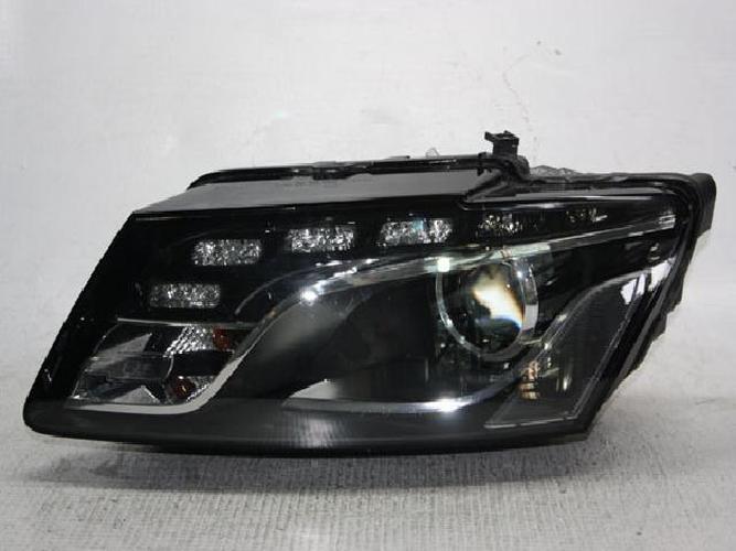 Headlight Left (LH) Audi Q5 (2009)