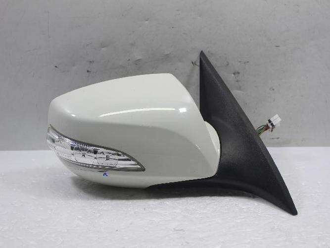 Зеркало боковое правое Hyundai Genesis (2009)