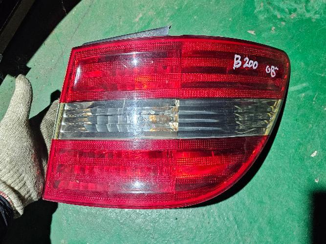 Фонарь задний правый внешний Mercedes-Benz B-Class (2008)