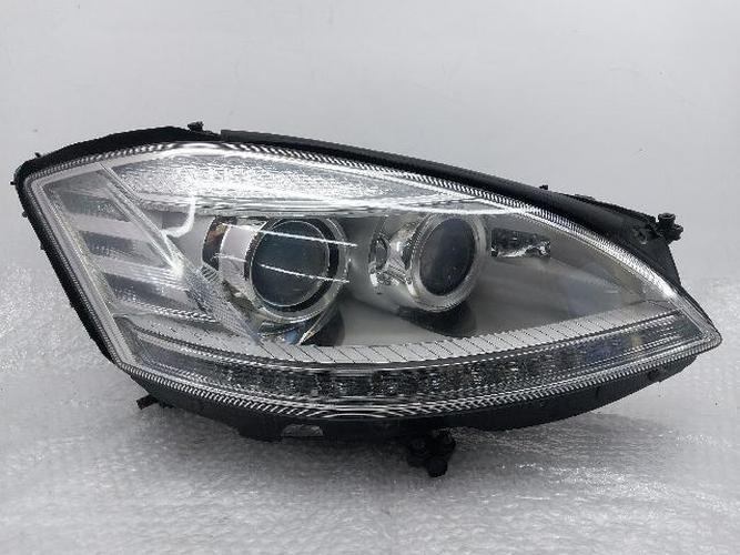 Headlight Right (RH) Mercedes-Benz S-Class (2010)