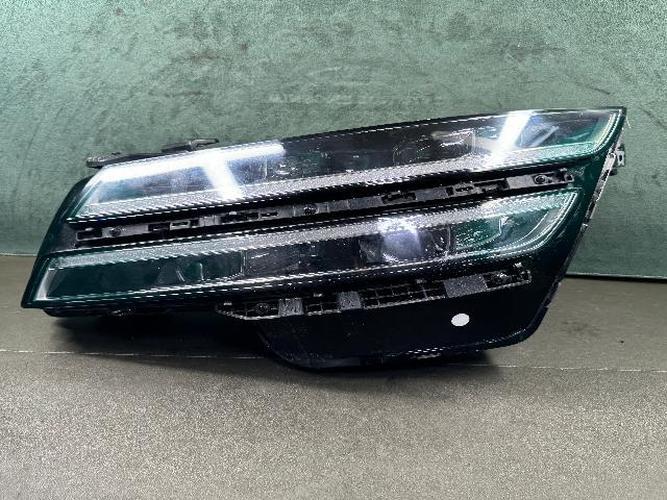 Фара передняя левая Hyundai Genesis (2009)