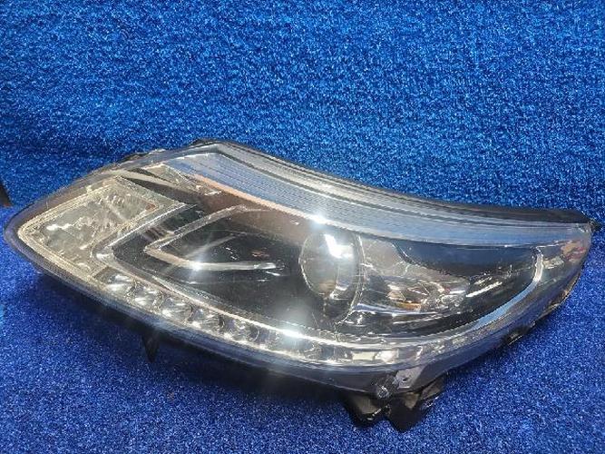 Headlight Left (LH) Renault SM5 (2014)