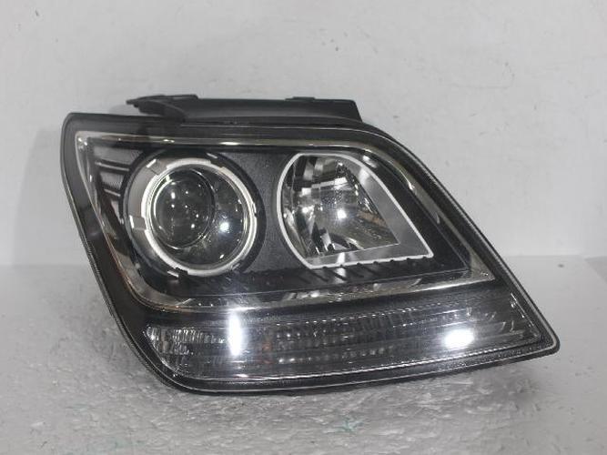 Headlight Right (RH) Kia Mohave (2008–2011)