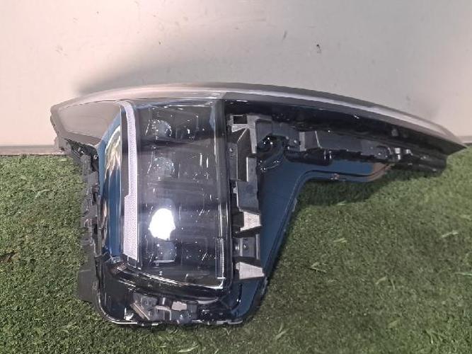 Headlight Right (RH) Kia Carnival (2021)
