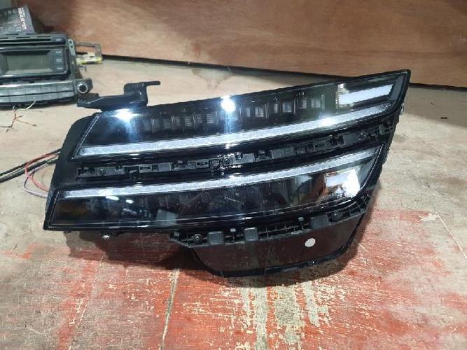 Headlight Left (LH) Genesis G80 (2024)