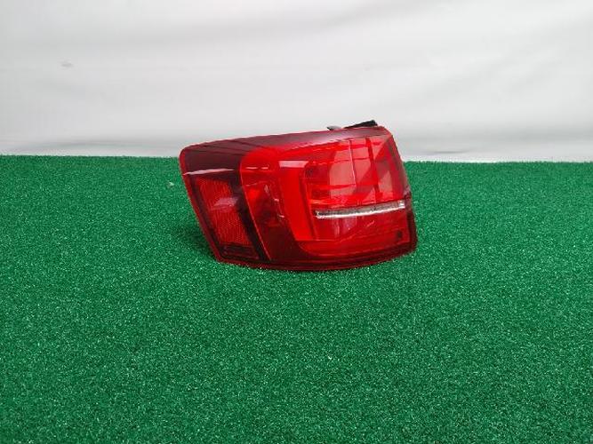 Tail Light Left (LH) Volkswagen Jetta (2015)
