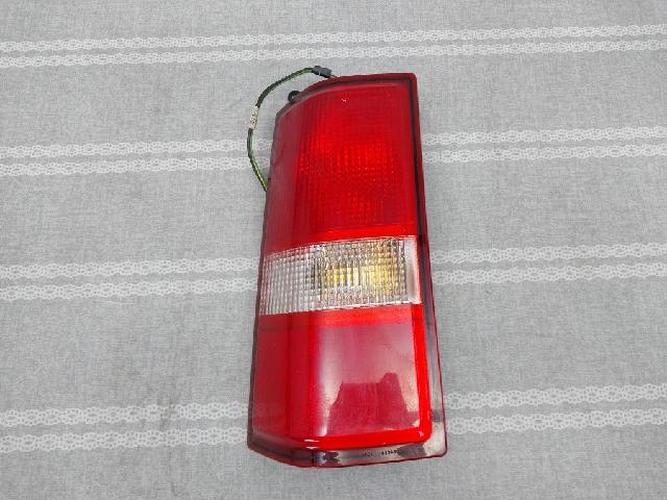 Tail Light Left (LH) Chevrolet Chevy (2006)