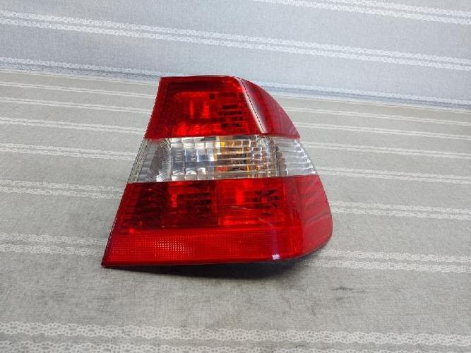 Фонарь задний правый BMW 3 Series (2002)