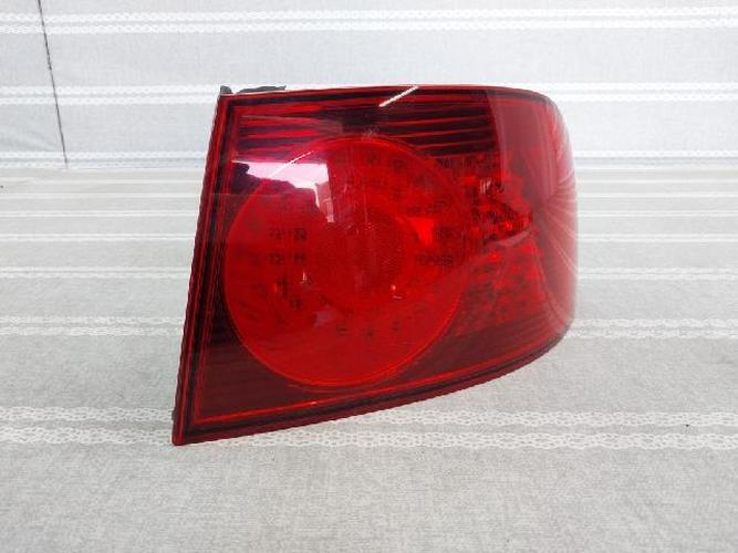 Tail Light Right (RH) Volkswagen Phaeton (2008)