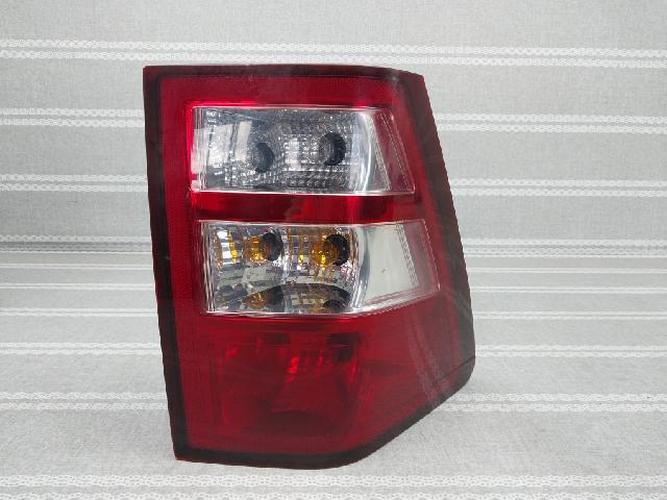 Tail Light Left (LH) Jeep Grand Cherokee (2006)