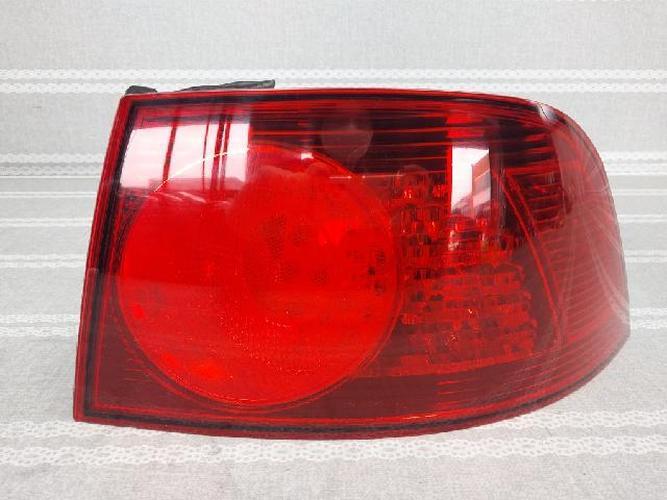 Tail Light Right (RH) Volkswagen Phaeton (2007–2009)