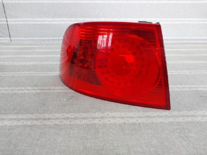 Tail Light Left (LH) Volkswagen Phaeton (2006)