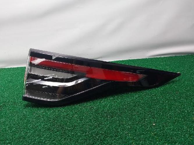 Tail Light Right (RH) Land Rover Discovery (2019)