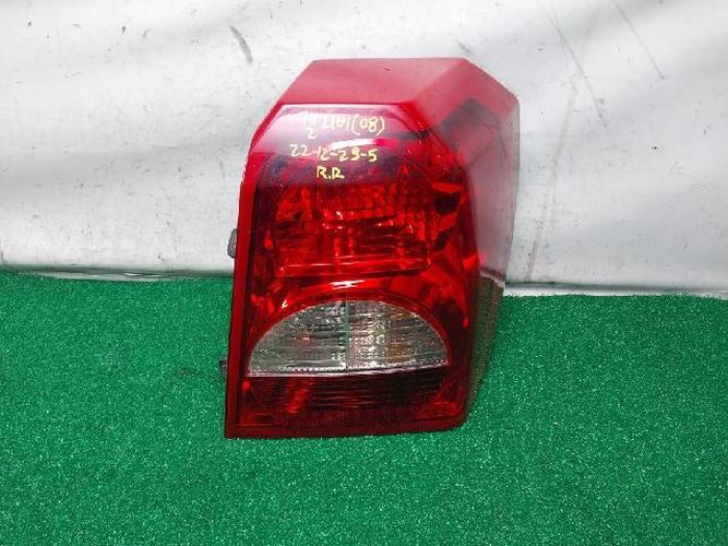 Фонарь задний правый Dodge Caliber (2008)