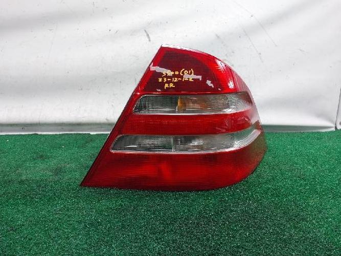 Tail Light Right (RH) Mercedes-Benz S-Class (2001)